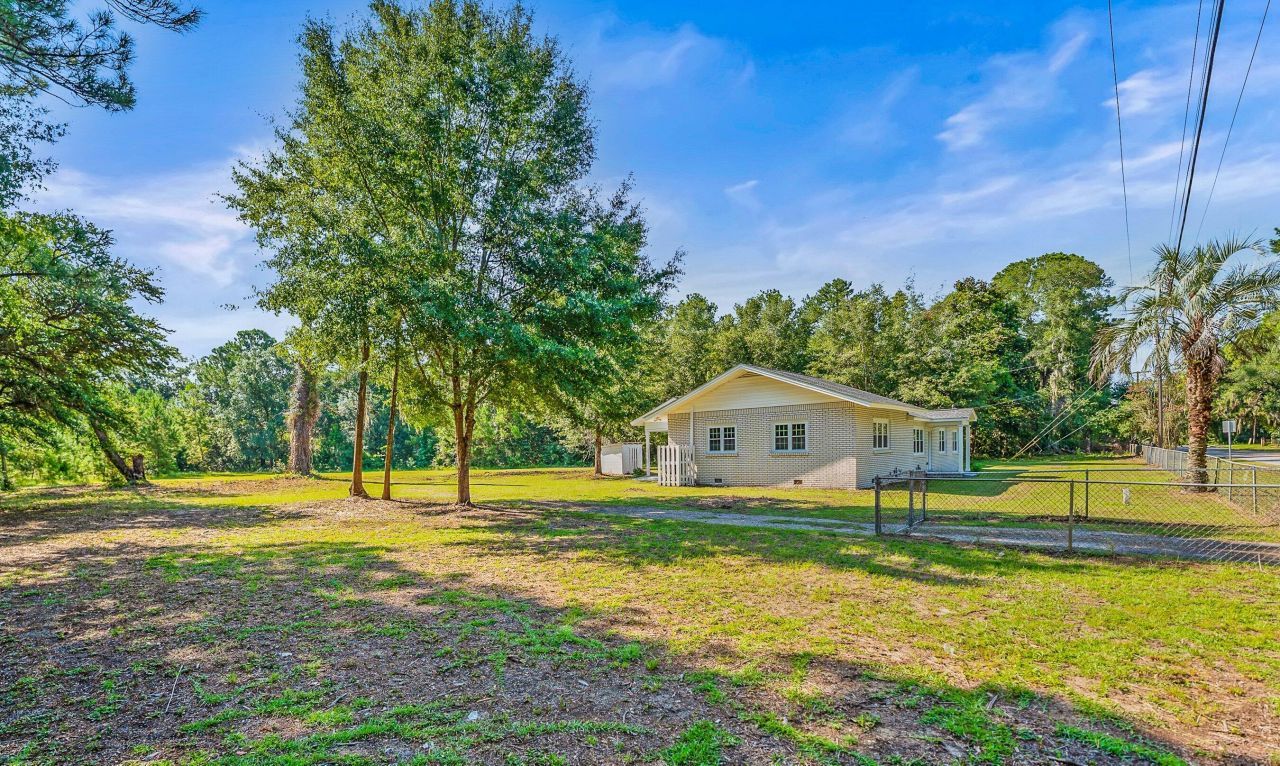 160 Bruce K Smalls Drive Photo 3