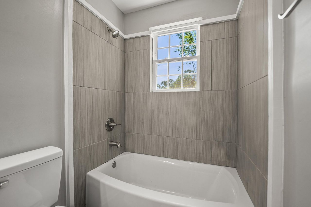 160 Bruce K Smalls Drive Photo 31