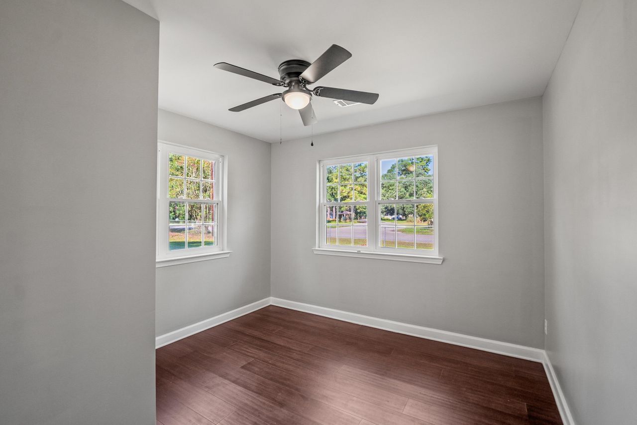 160 Bruce K Smalls Drive Photo 32