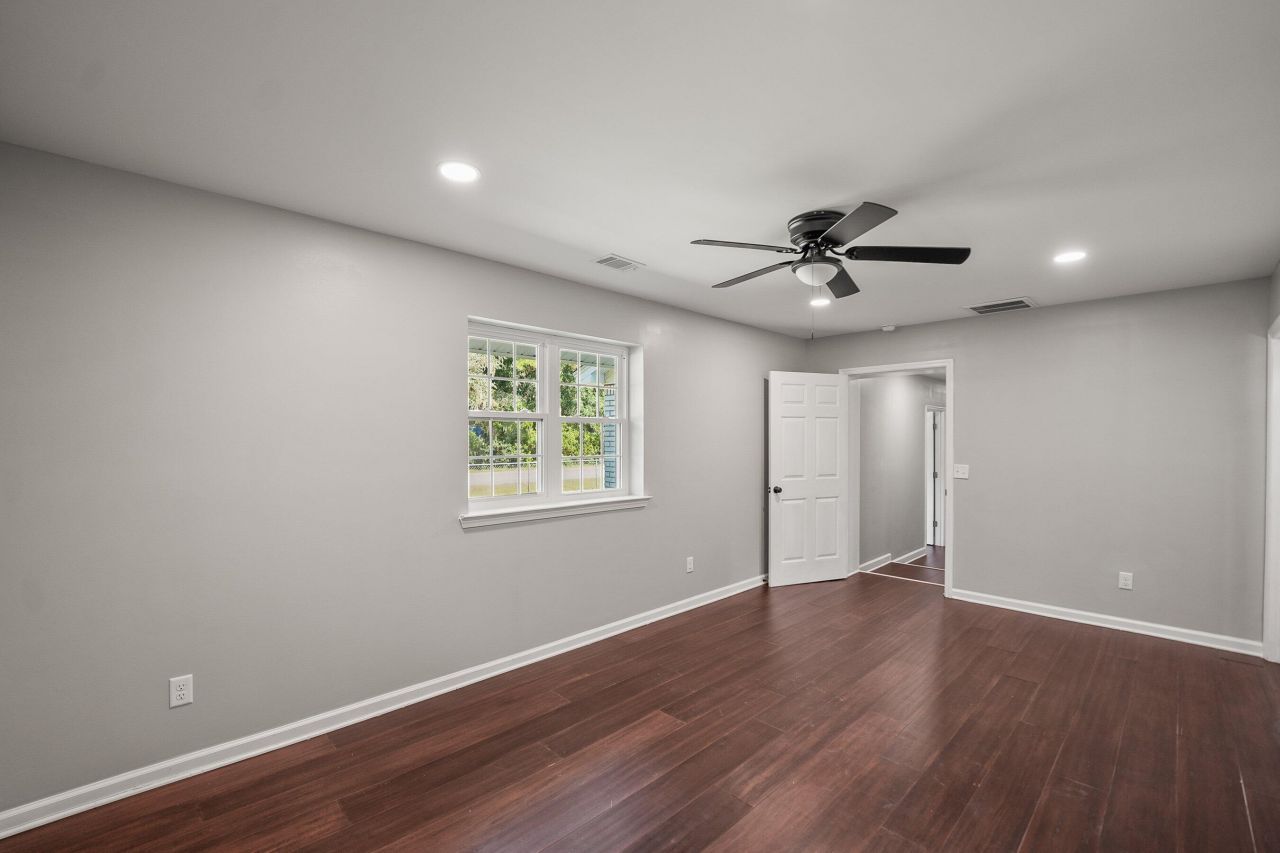 160 Bruce K Smalls Drive Photo 38