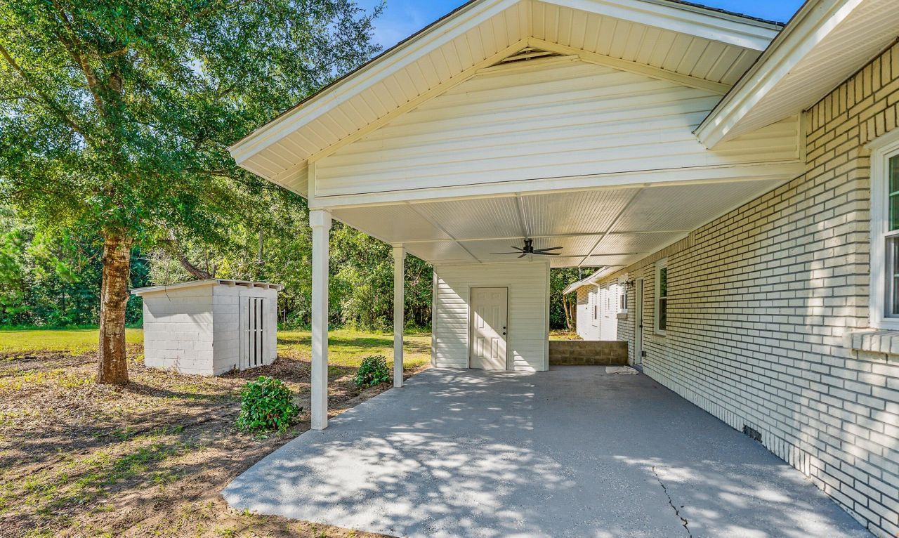 160 Bruce K Smalls Drive Photo 9