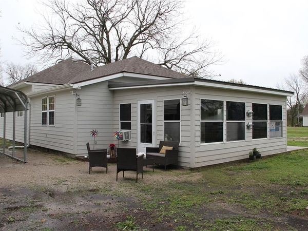 2330 Briggs Ave Avenue, Parsons, KS 67357