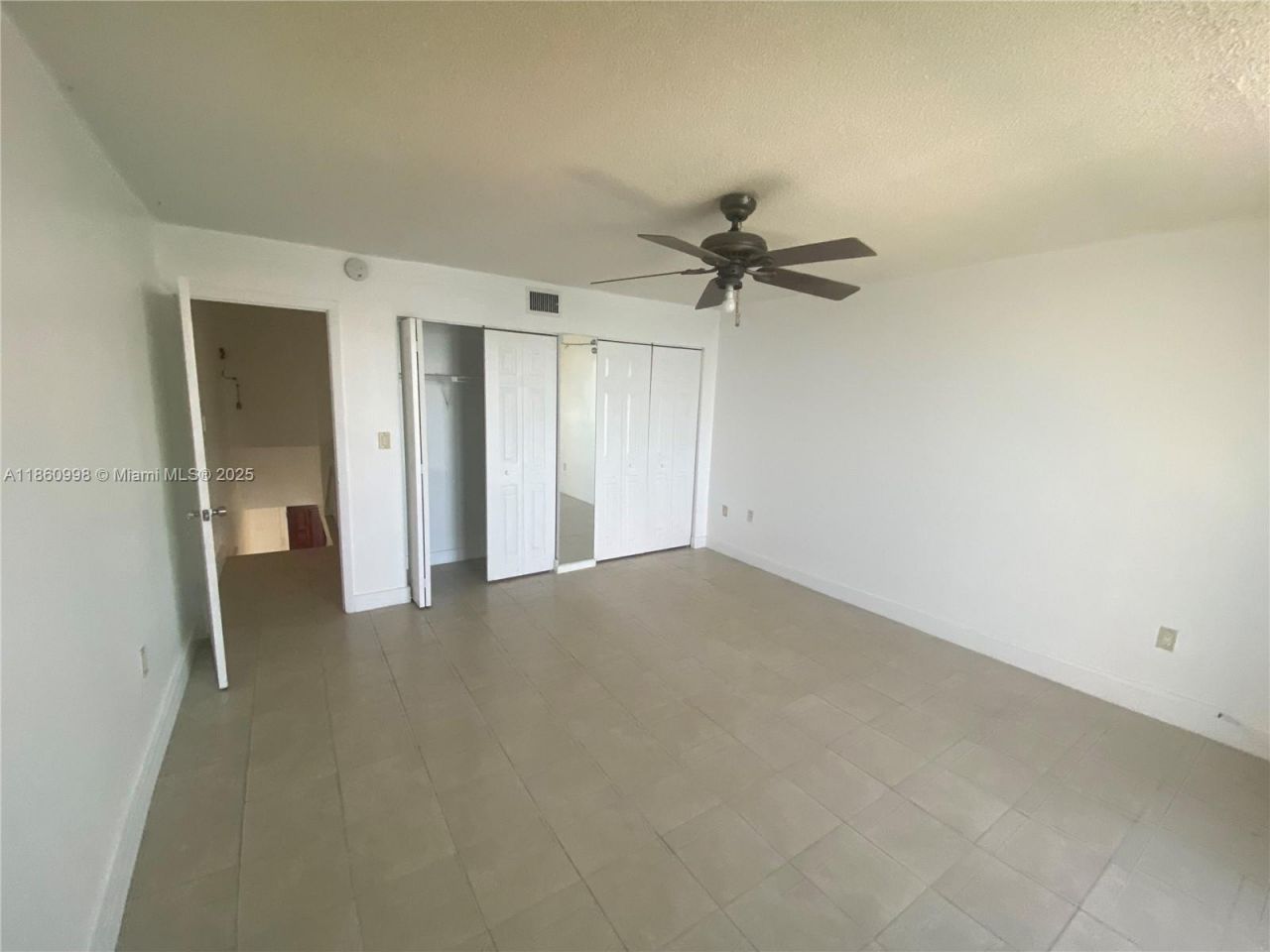 7899 NE Bayshore Ct, Unit 3D, Miami, FL 33138 Photo