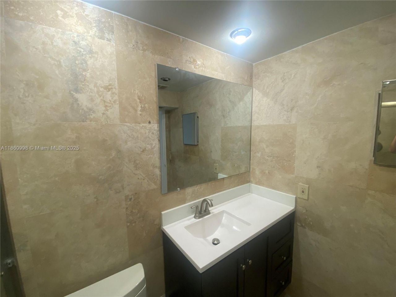 7899 NE Bayshore Ct, Unit 3D, Miami, FL 33138 Photo