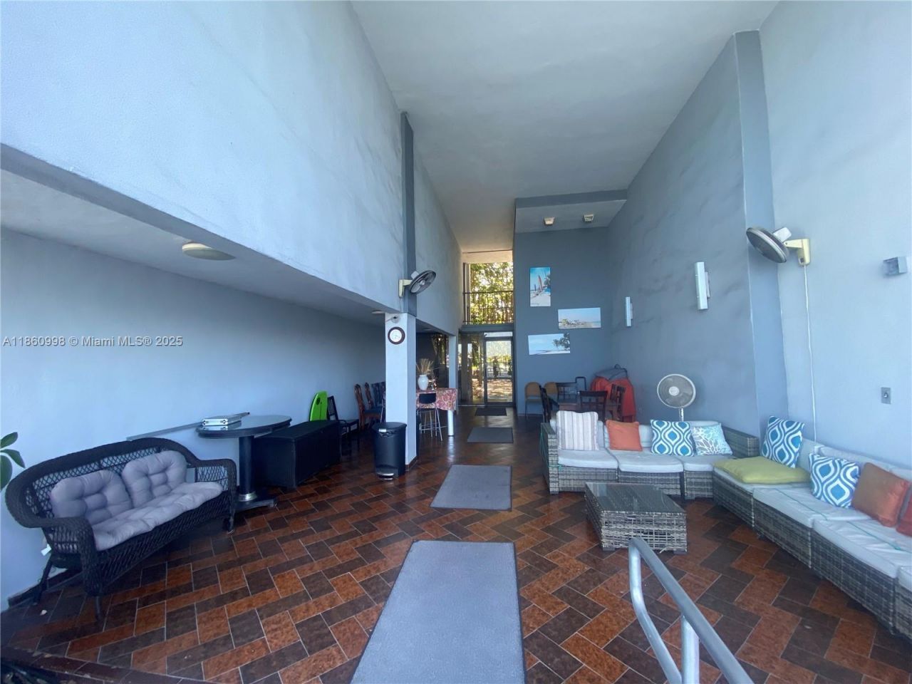 7899 NE Bayshore Ct, Unit 3D, Miami, FL 33138 Photo