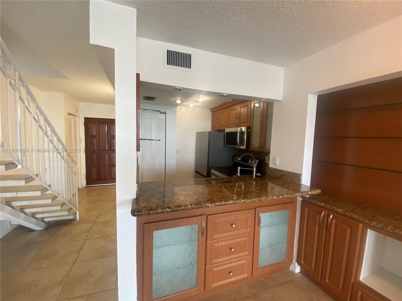 7899 NE Bayshore Ct, Unit 3D, Miami, FL 33138 Photo