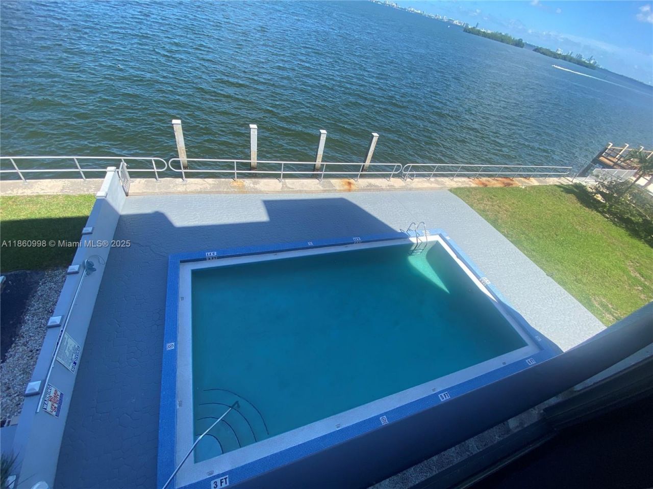 7899 NE Bayshore Ct, Unit 3D, Miami, FL 33138 Photo