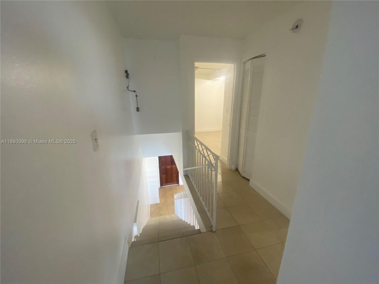 7899 NE Bayshore Ct, Unit 3D, Miami, FL 33138 Photo