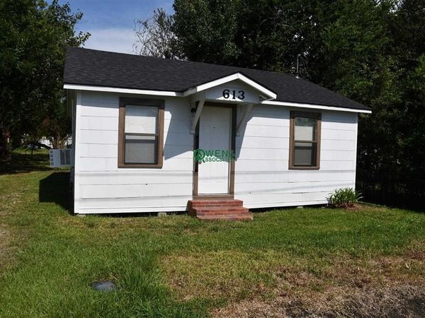 613 Jones St Street, Lake Charles, LA 70615