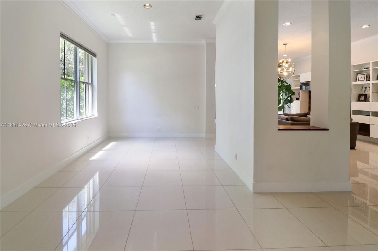 1600 Blue Jay Cir, Weston, FL 33327 Photo