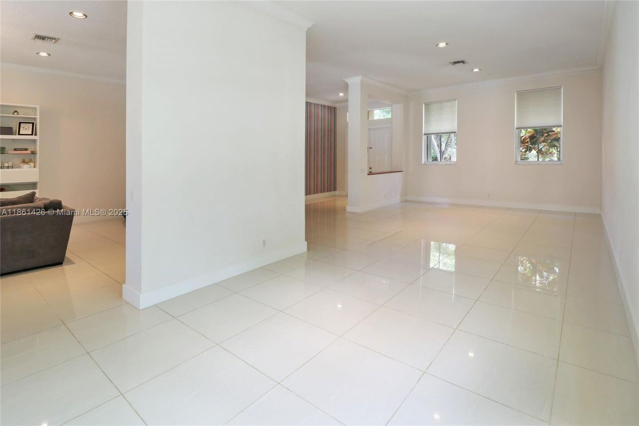 1600 Blue Jay Cir, Weston, FL 33327 Photo