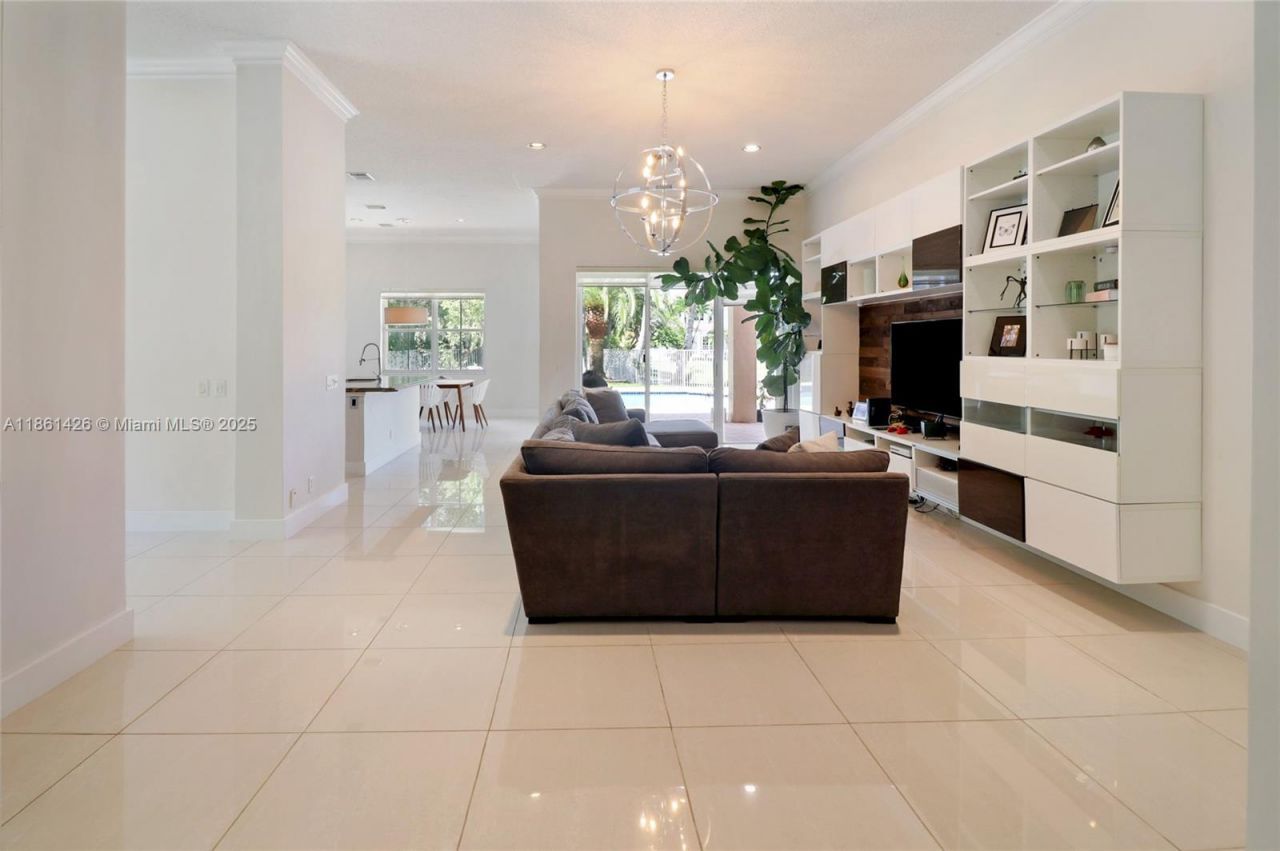 1600 Blue Jay Cir, Weston, FL 33327 Photo