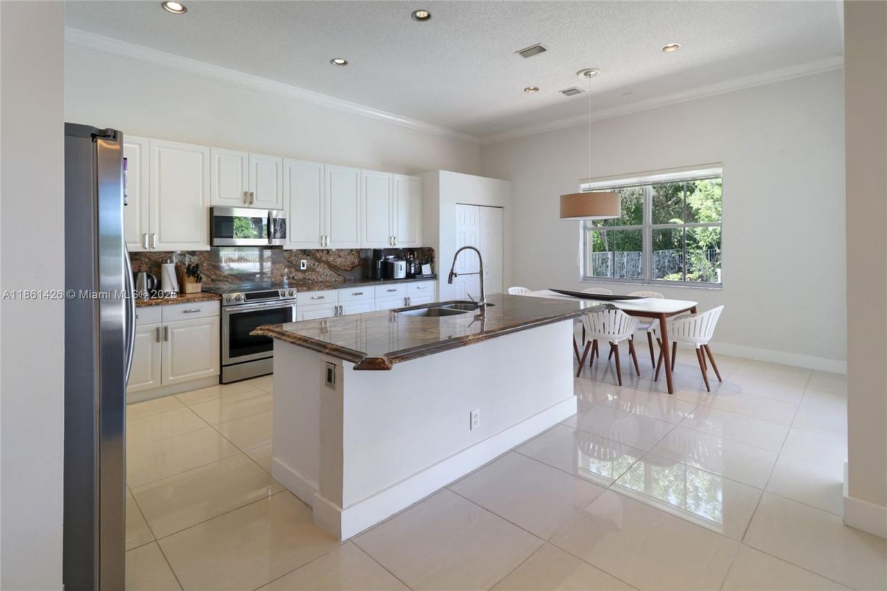 1600 Blue Jay Cir, Weston, FL 33327 Photo