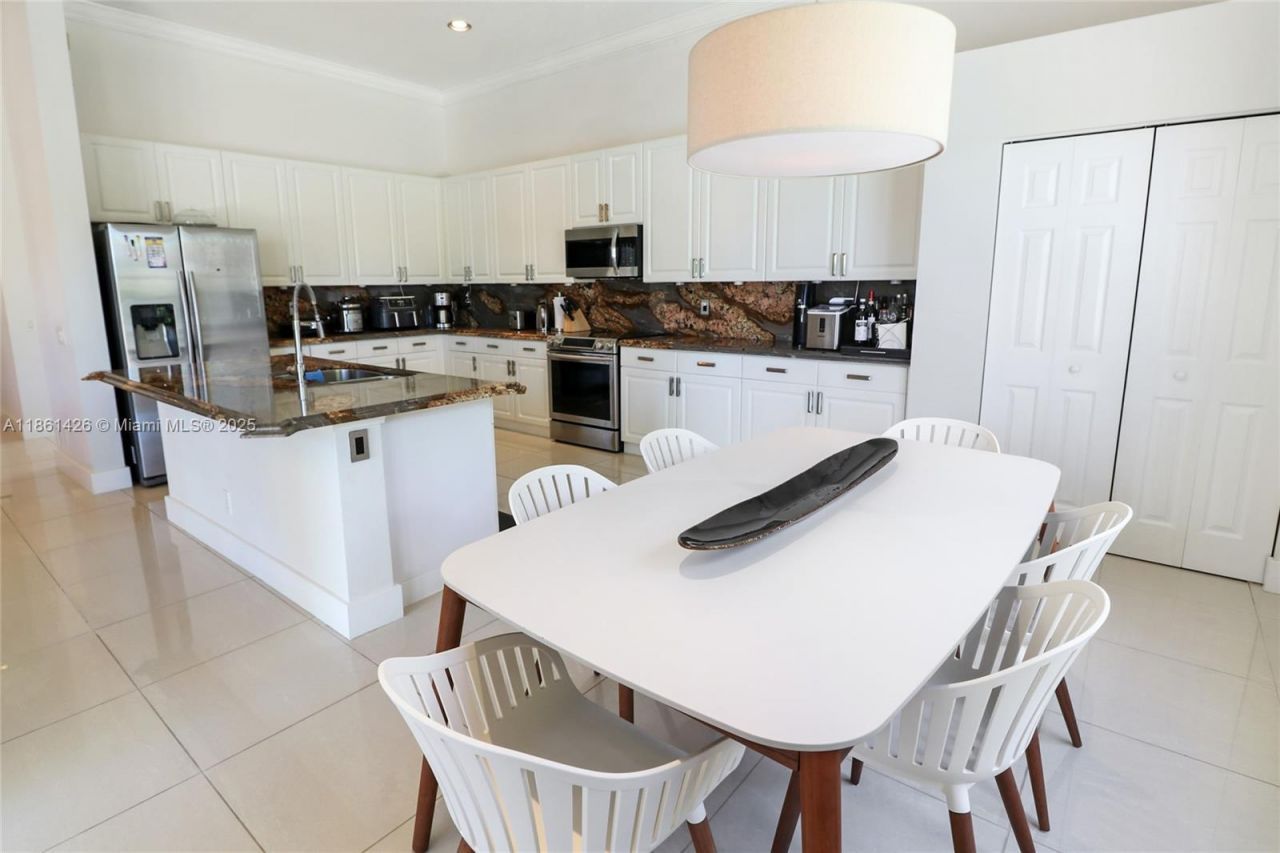 1600 Blue Jay Cir, Weston, FL 33327 Photo