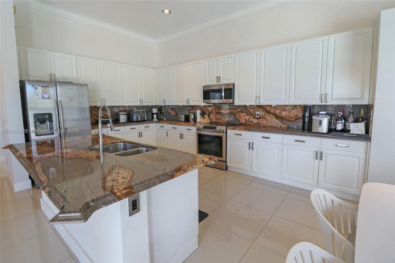 1600 Blue Jay Cir, Weston, FL 33327 Photo