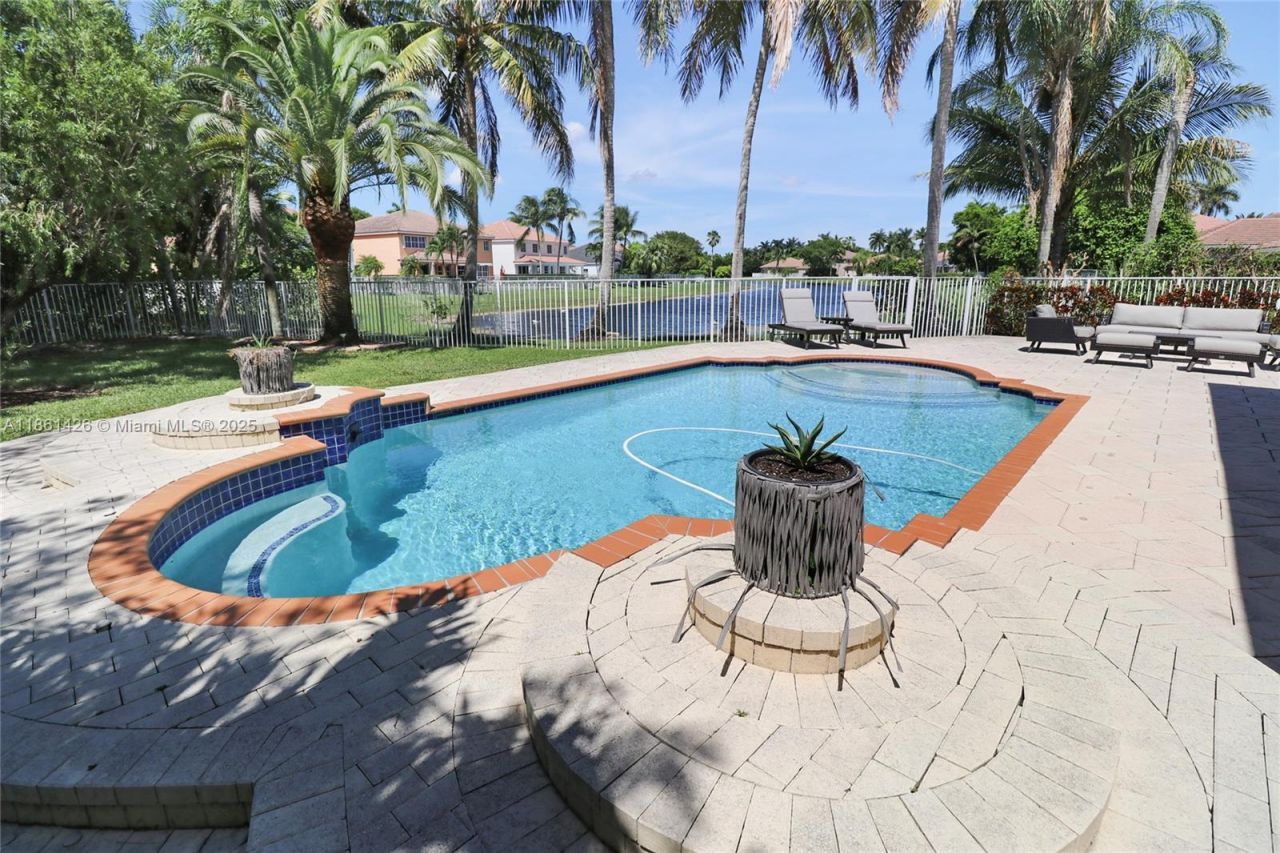 1600 Blue Jay Cir, Weston, FL 33327 Photo