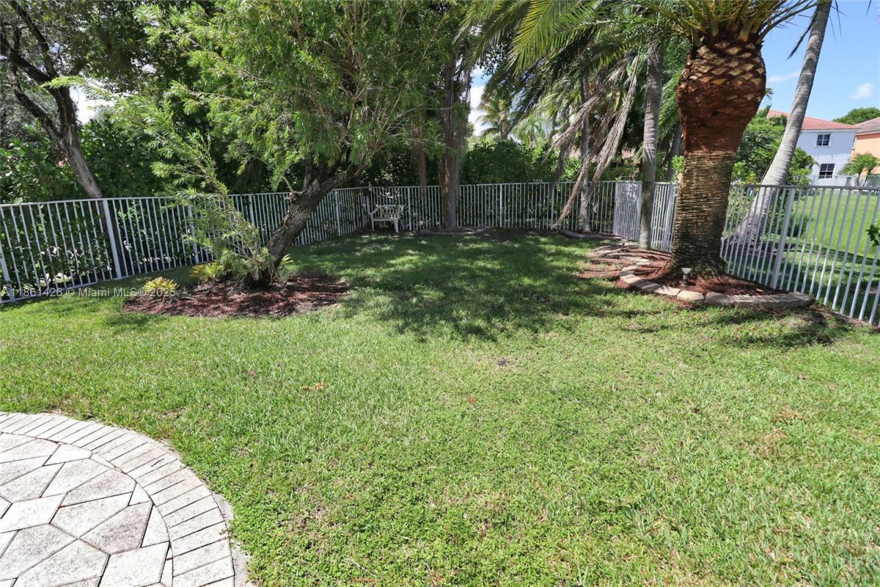 1600 Blue Jay Cir, Weston, FL 33327 Photo