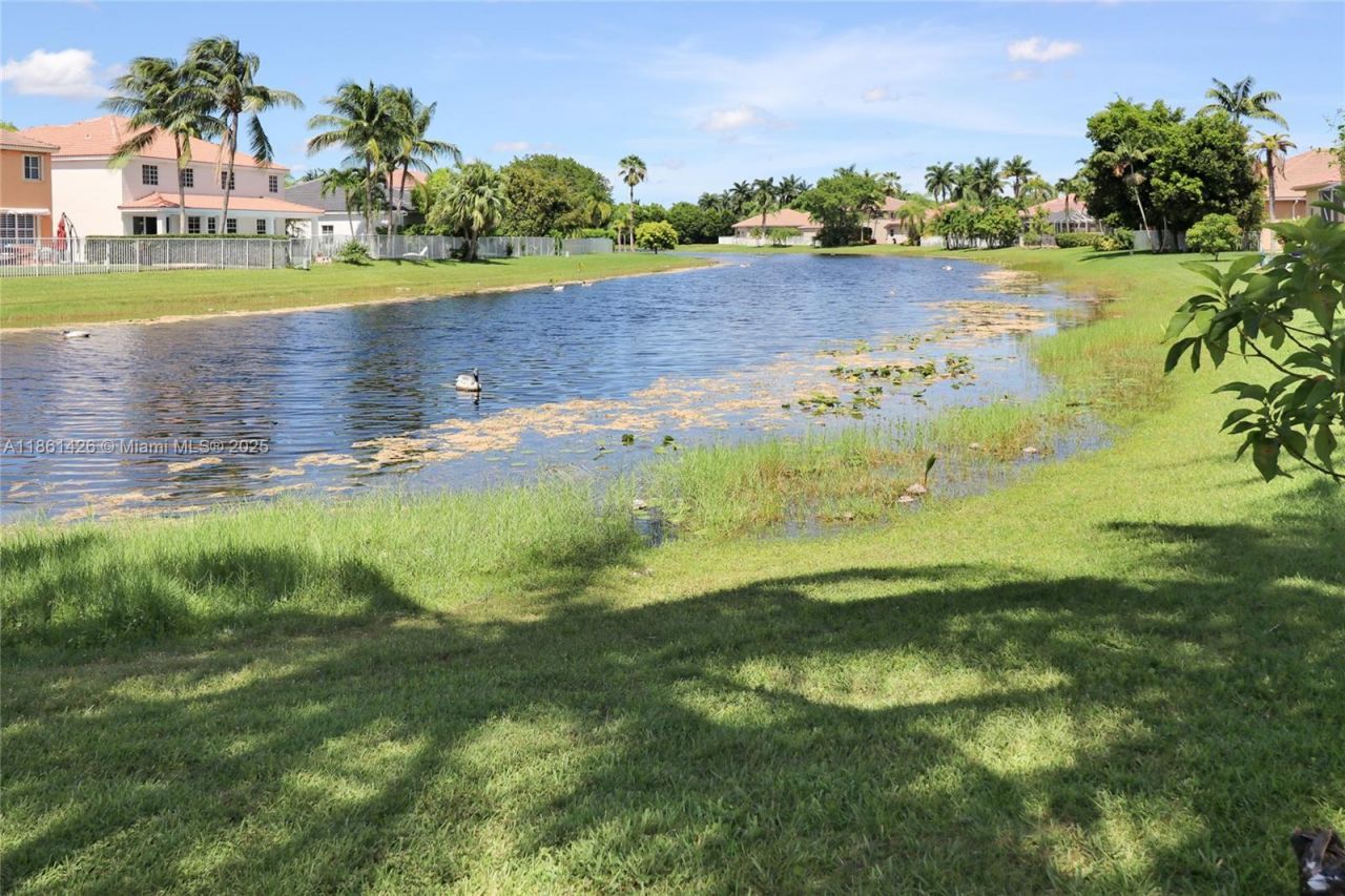 1600 Blue Jay Cir, Weston, FL 33327 Photo