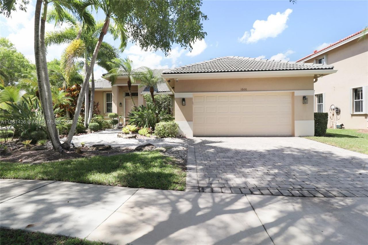 1600 Blue Jay Cir, Weston, FL 33327 Photo