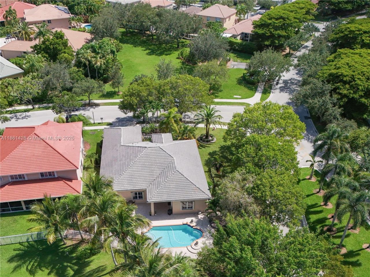 1600 Blue Jay Cir, Weston, FL 33327 Photo