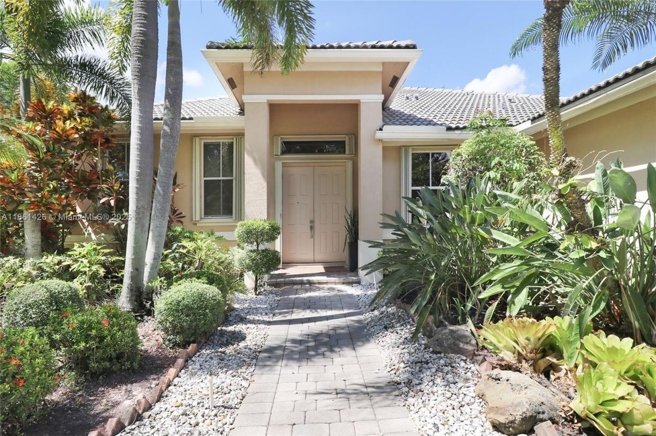 1600 Blue Jay Cir, Weston, FL 33327 Photo