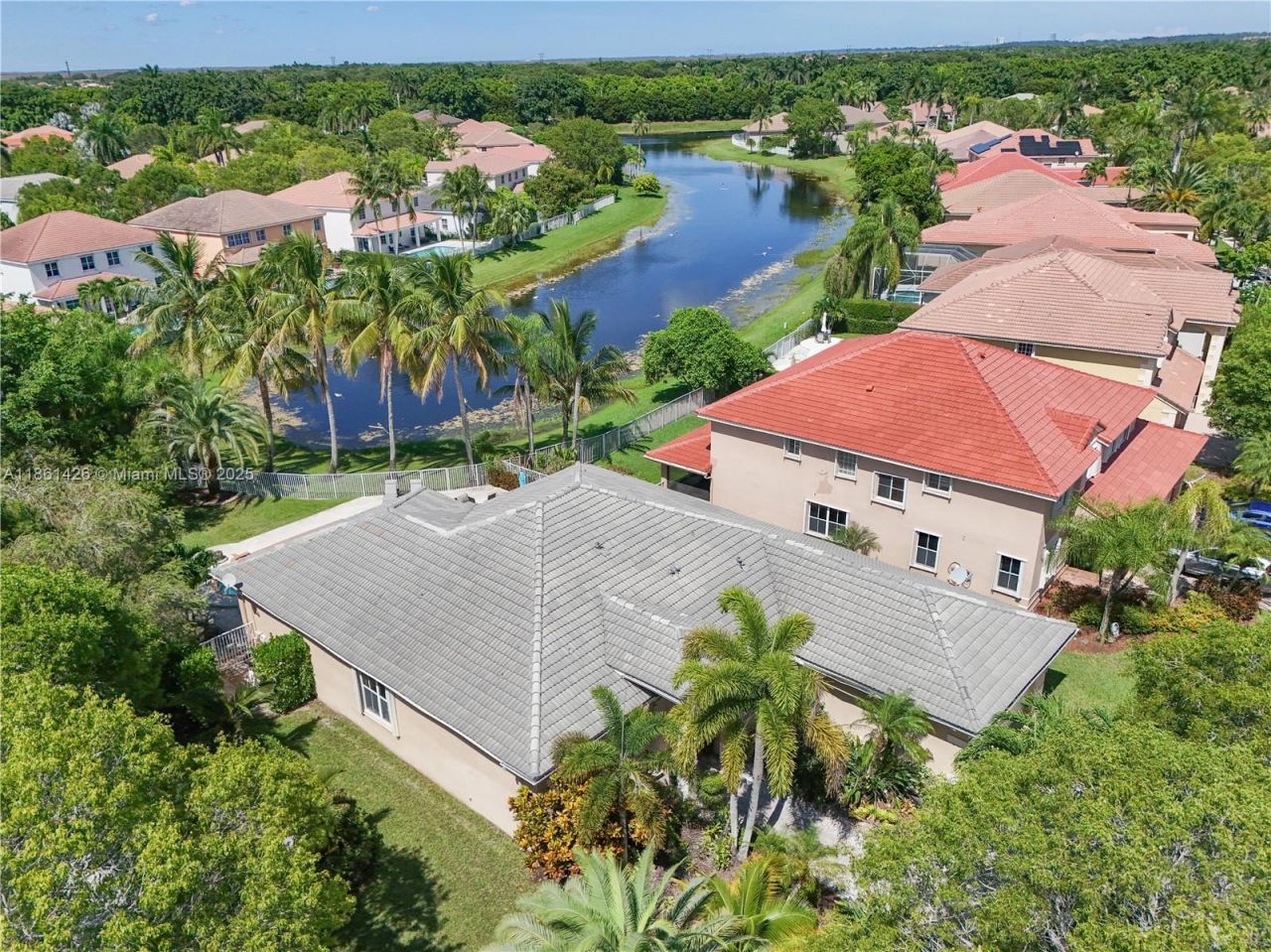 1600 Blue Jay Cir, Weston, FL 33327 Photo