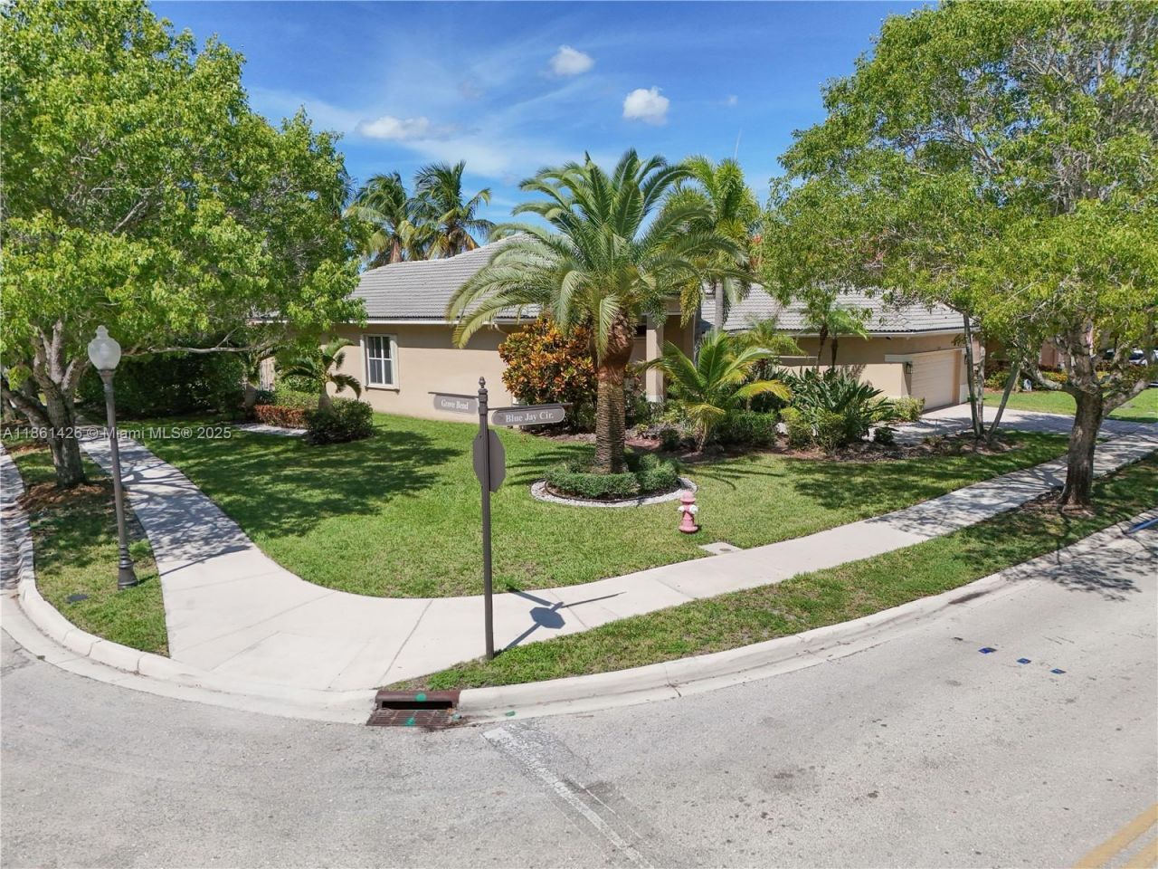 1600 Blue Jay Cir, Weston, FL 33327 Photo