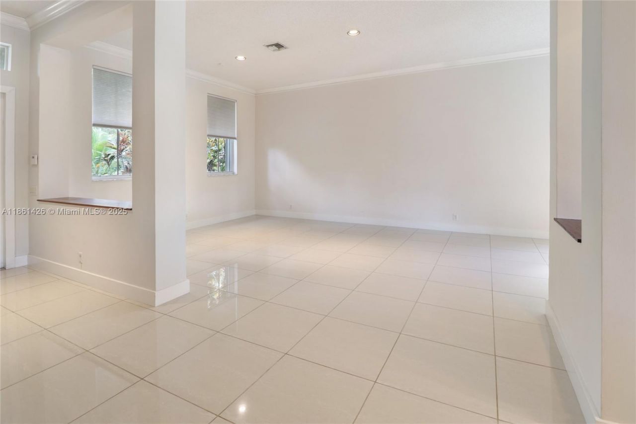 1600 Blue Jay Cir, Weston, FL 33327 Photo