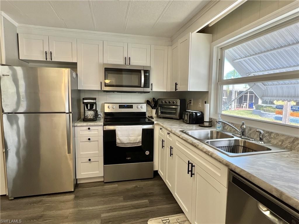 290 Valencia Dr, Fort Myers, FL 33905 Photo