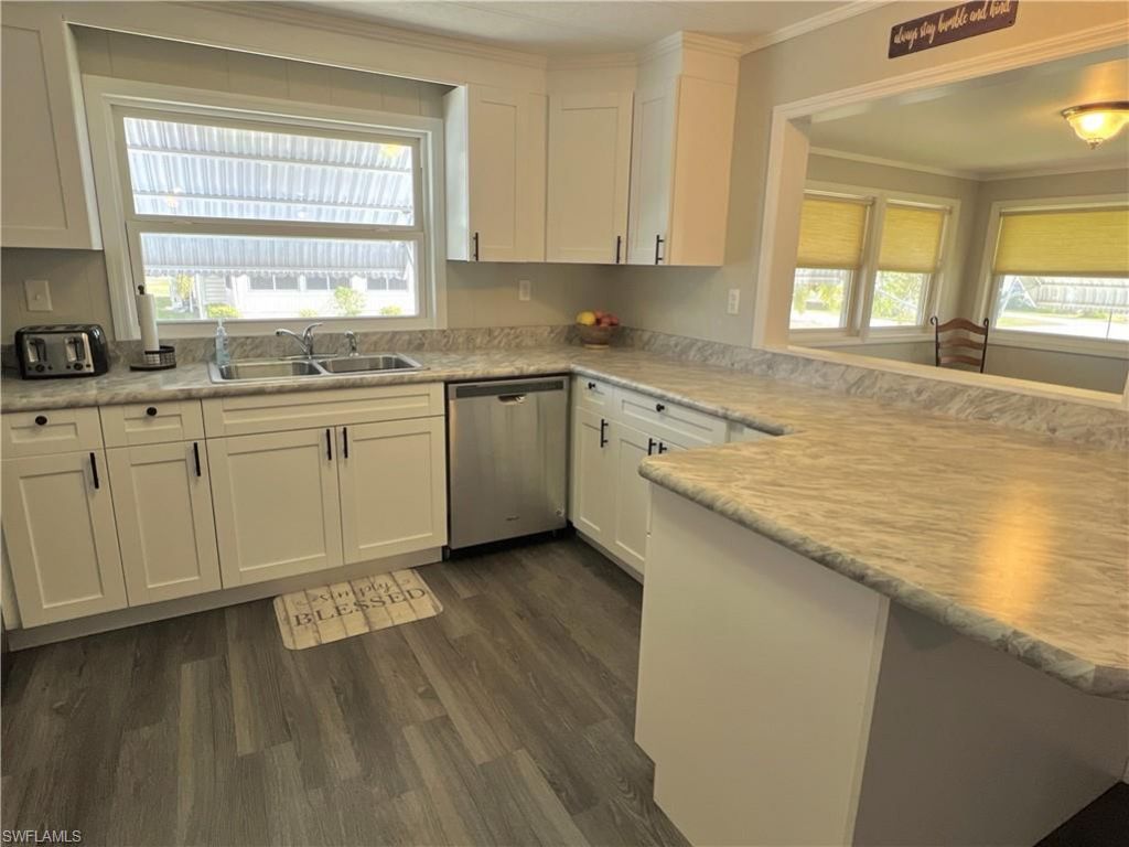 290 Valencia Dr, Fort Myers, FL 33905 Photo