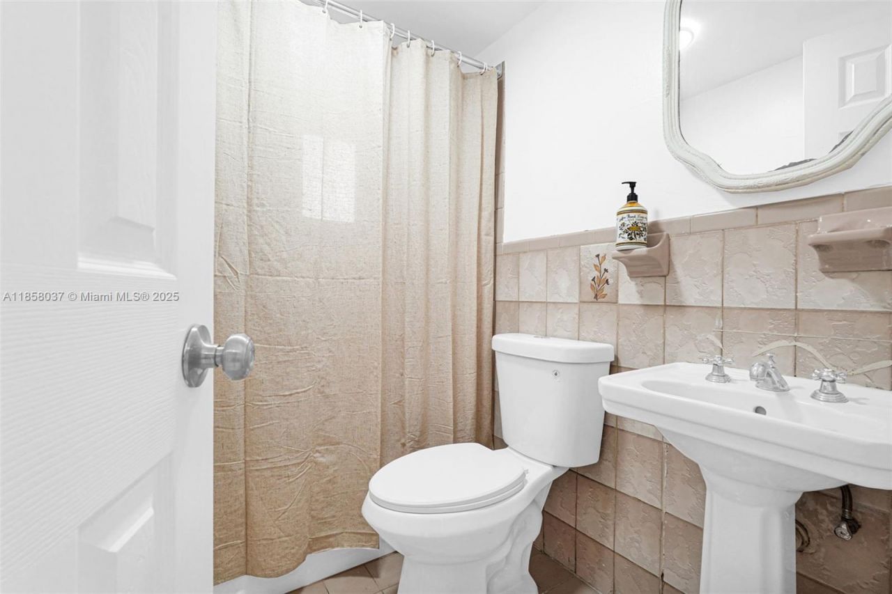 3711 SW 87th Ave, Miami, FL 33165 Photo