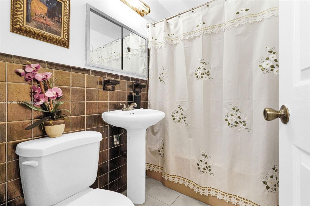 3711 SW 87th Ave, Miami, FL 33165 Photo