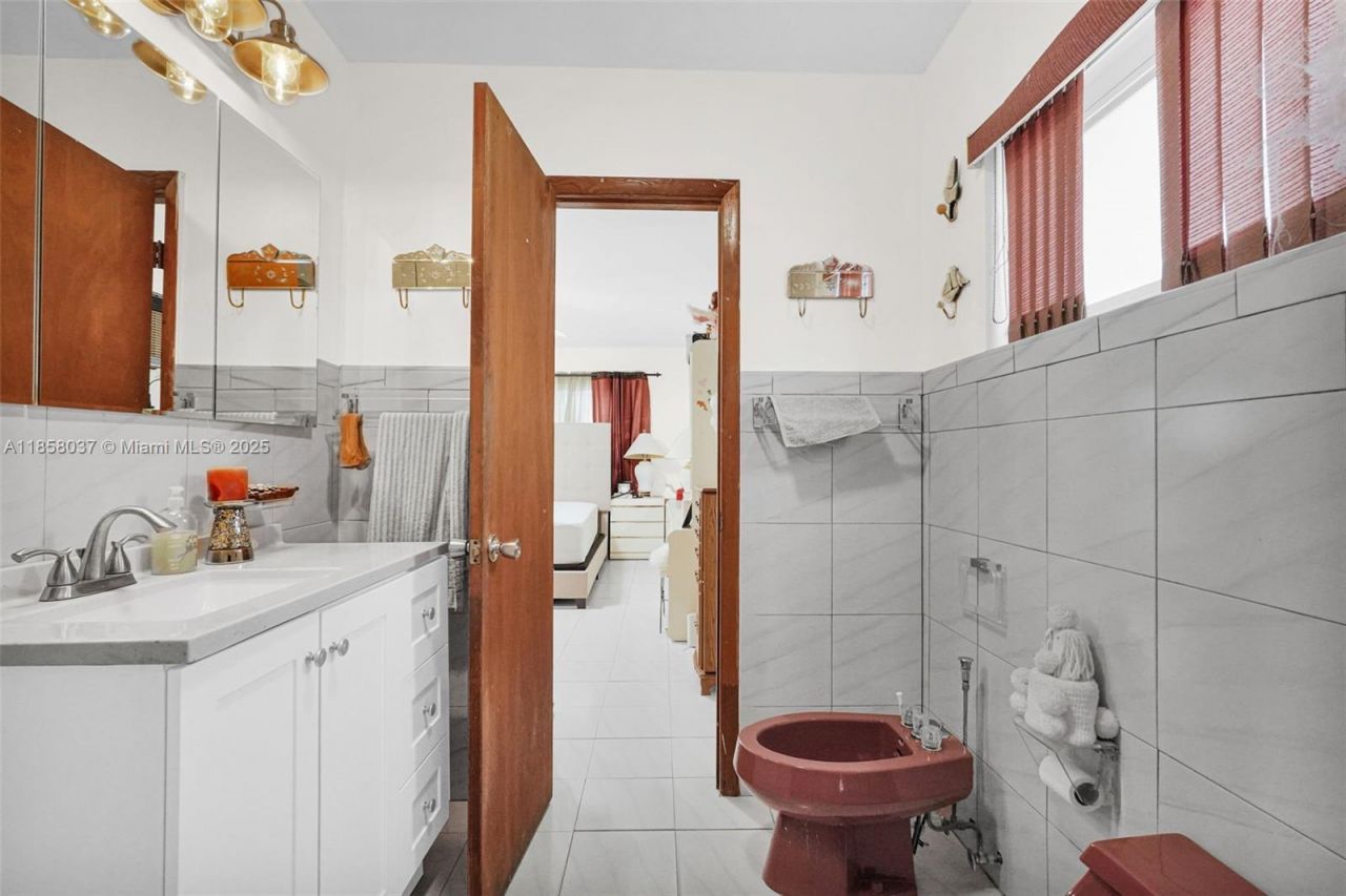 3711 SW 87th Ave, Miami, FL 33165 Photo