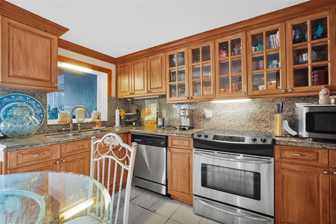 3711 SW 87th Ave, Miami, FL 33165 Photo