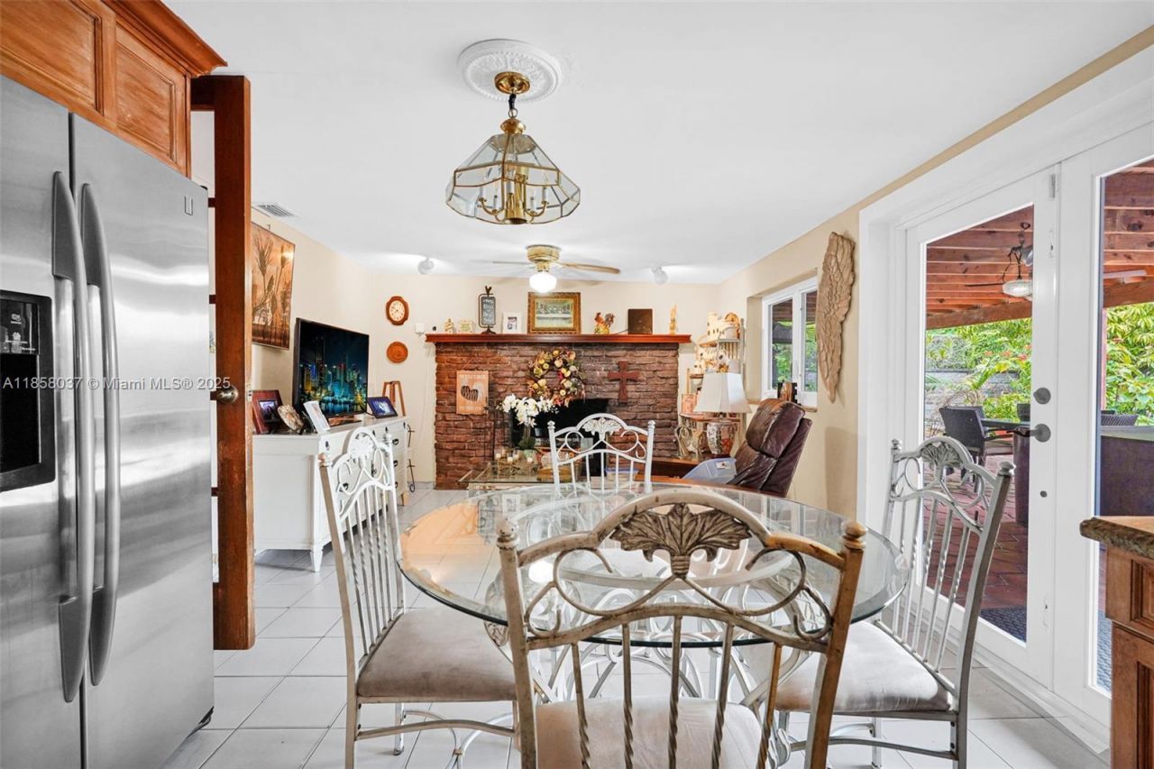 3711 SW 87th Ave, Miami, FL 33165 Photo