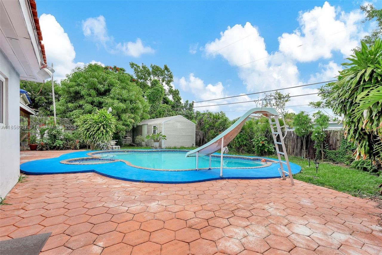 3711 SW 87th Ave, Miami, FL 33165 Photo