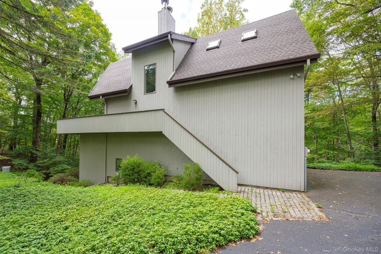 51 Major Lockwood Lane, Pound Ridge, NY 10576 Main Photo