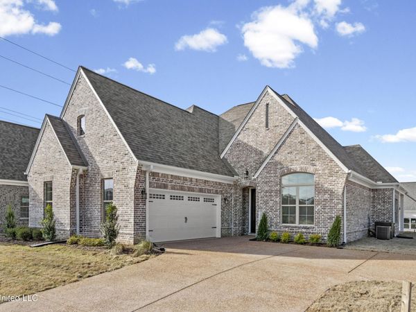 2955 Molly Cove, Nesbit, MS 38651