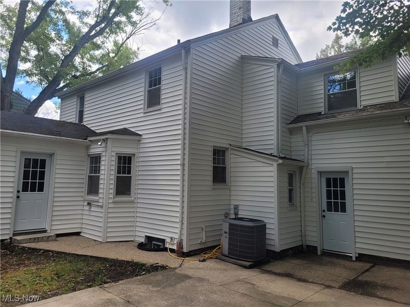 1231 Hereford Road, Cleveland Heights, OH 44118 Photo 32