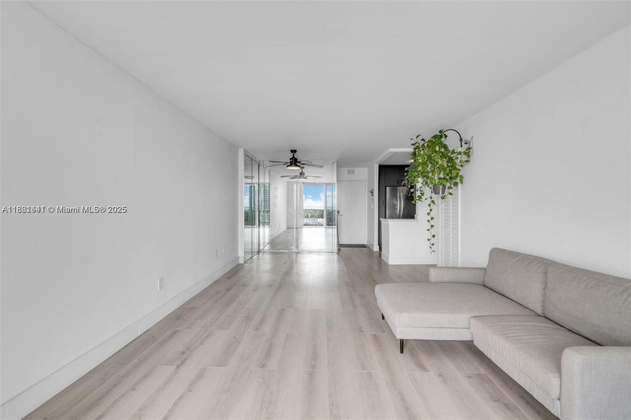 6900 Bay Dr, Unit 11F, Miami Beach, FL 33141 Photo