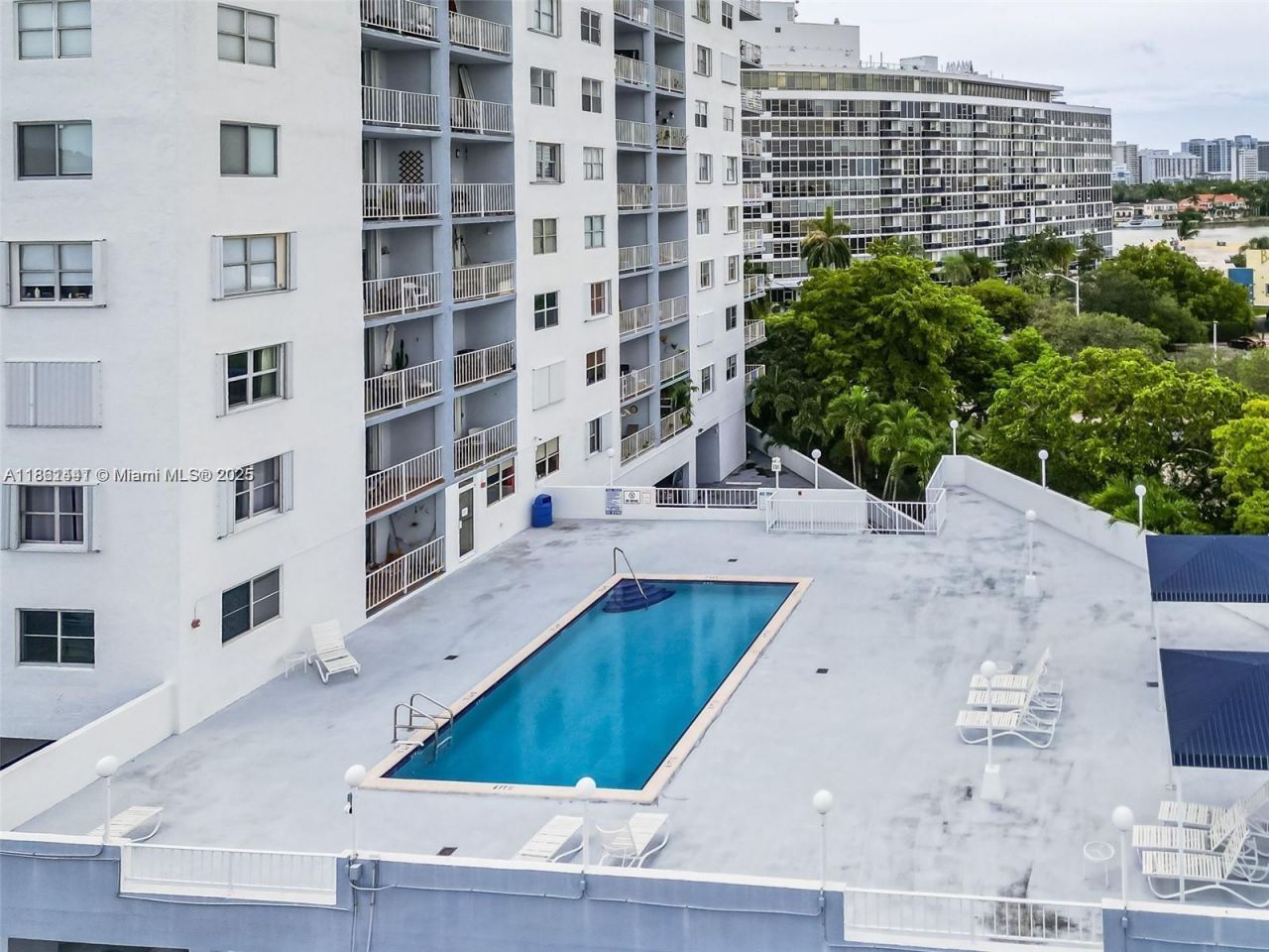 6900 Bay Dr, Unit 11F, Miami Beach, FL 33141 Photo