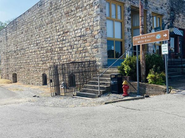 100 Main Street, Calico Rock, AR 72519