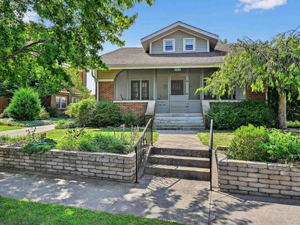 447 Edgewater Drive, Mishawaka, IN 46545