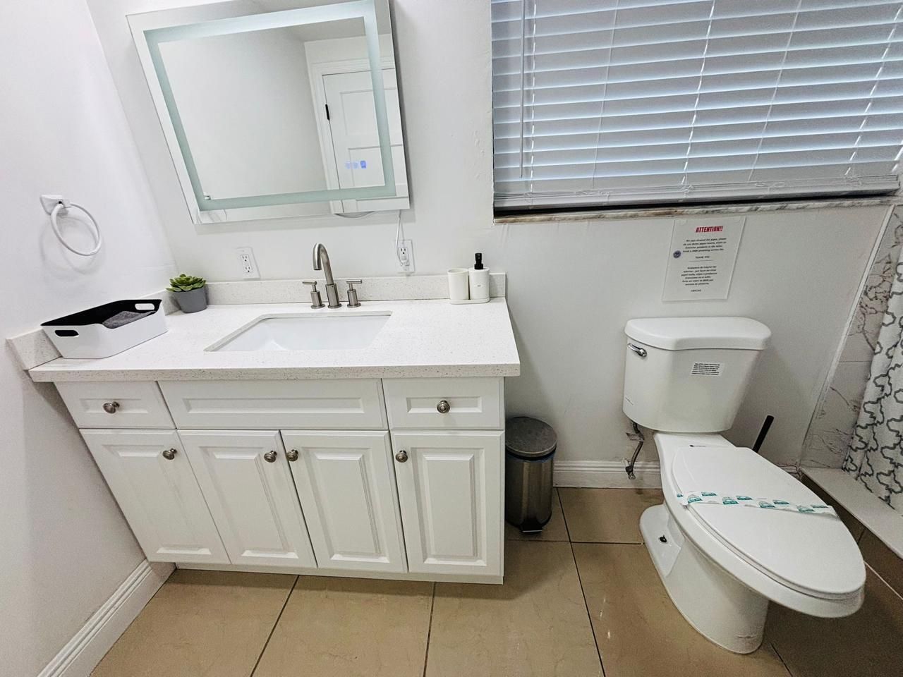 2010 NE 1st Avenue, Pompano Beach, FL 33060 Photo