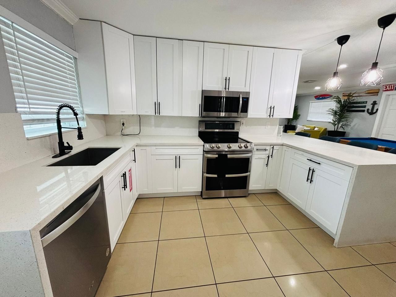 2010 NE 1st Avenue, Pompano Beach, FL 33060 Photo