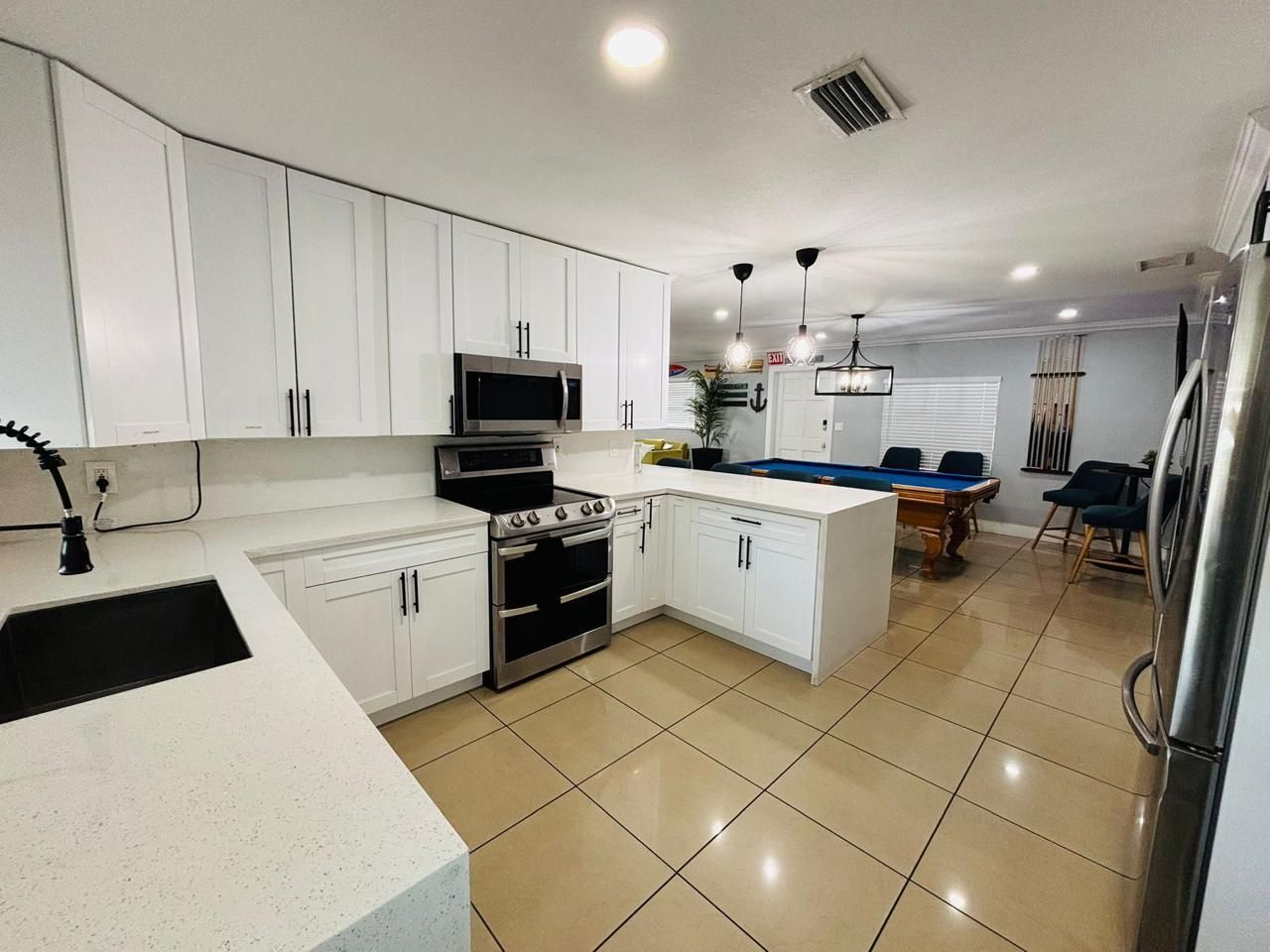 2010 NE 1st Avenue, Pompano Beach, FL 33060 Photo