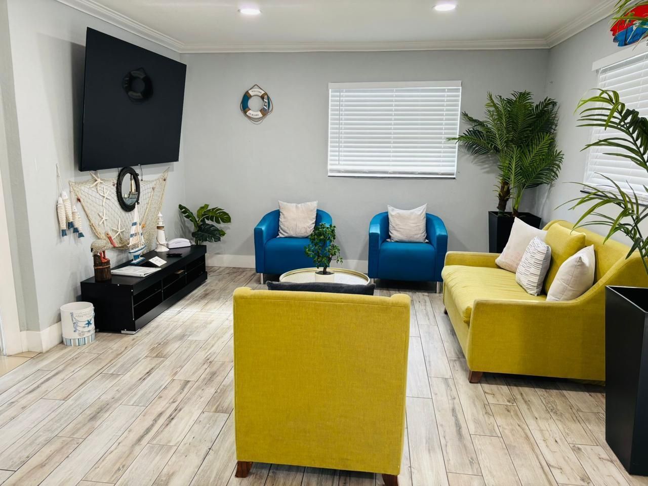 2010 NE 1st Avenue, Pompano Beach, FL 33060 Photo