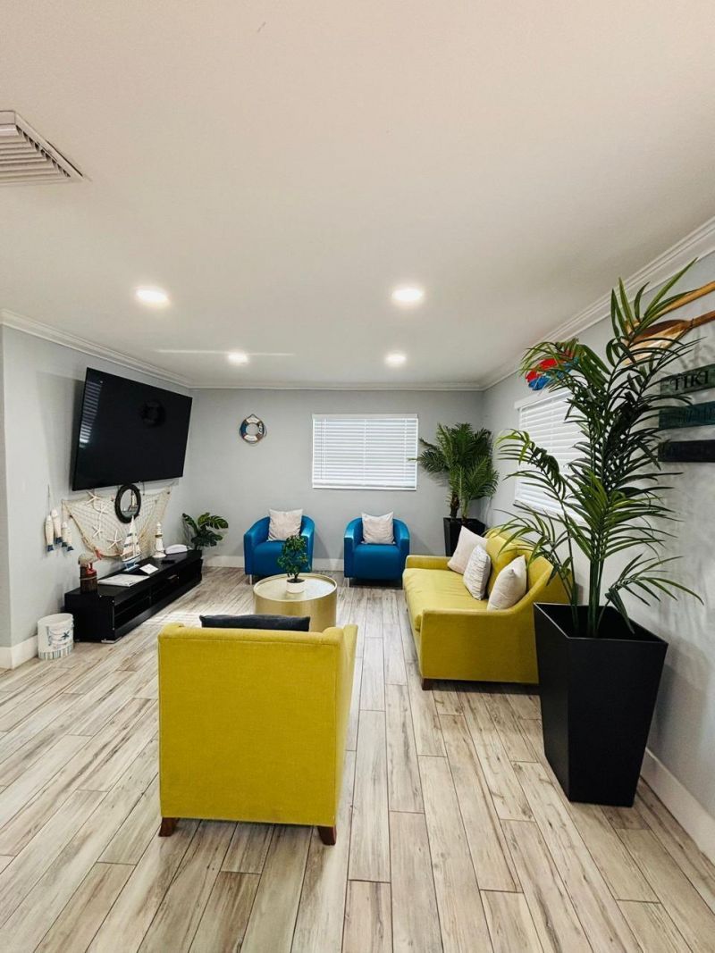 2010 NE 1st Avenue, Pompano Beach, FL 33060 Photo