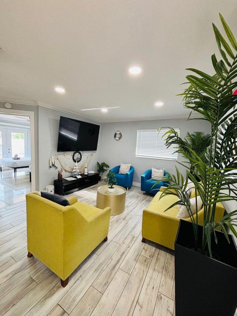 2010 NE 1st Avenue, Pompano Beach, FL 33060 Photo