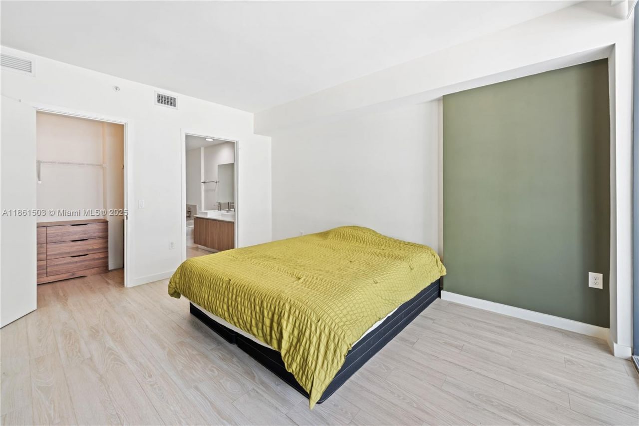 201 SW 17th Rd, Unit 502, Miami, FL 33129 Photo